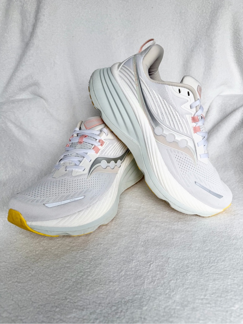 Saucony Hurricane 24 Womens 10 Shoes White Running Sneakers S10934-246 Road